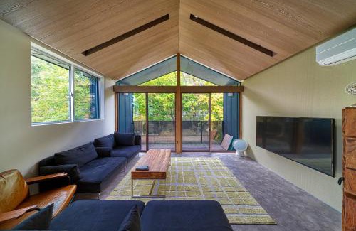Echo Land Ski Chalet | Grey Wolf Chalet by Hakuba White Fox Company