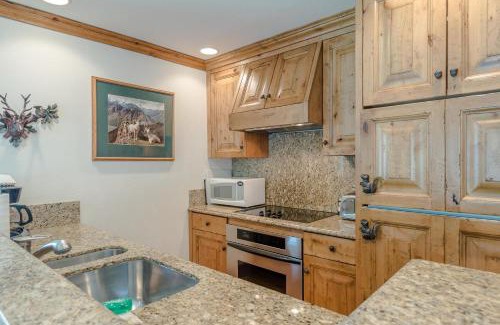 Warm Springs House | Greyhawk Condo 10