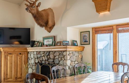 Warm Springs House | Greyhawk Condo 10