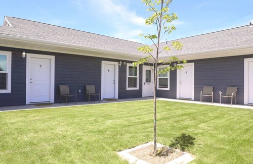 Heyburn House | Greystone Crossing Suite #5