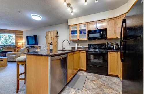Upper Village House | Greystone Lodge 229 Ski-in Out