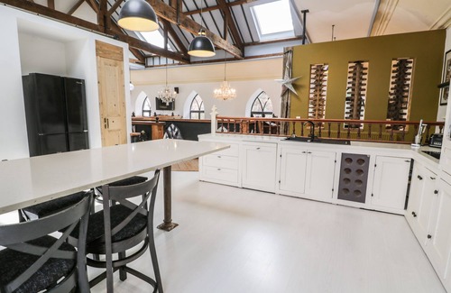 Cwm-y-glo Cottage | Greystones Chapel