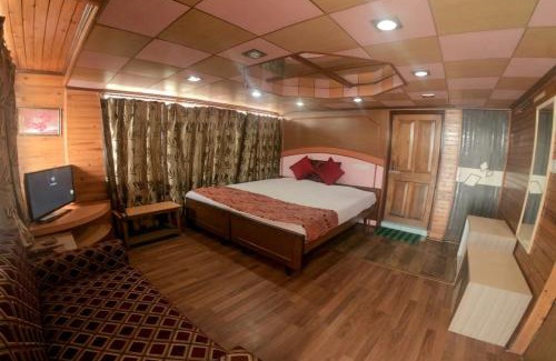 Darjeeling Hotel | GRG Broadway Mall Road Darjeeling By Royal Collection Hotel