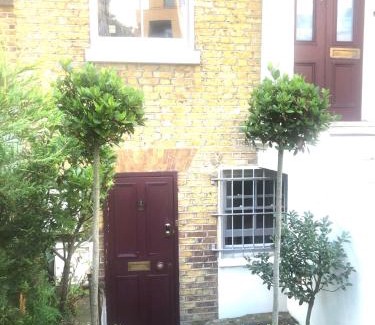 Larkhall Apartment | Griffin House Holiday Apartments