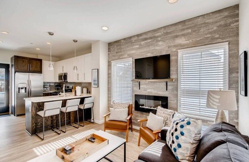 Georgetown Condo | Griffith Mountain Manor /Lakefront Townhouse
