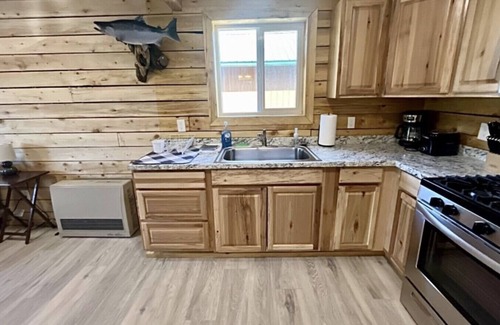 Kenai Cabin | Grill|Close to Fishing|Cabin 6