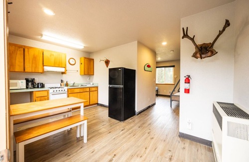 Kenai Cabin | Grill|Close to Fishing|Cabin 5