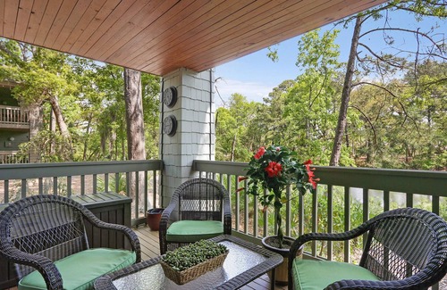 Palmetto Dunes Villa | Grill | Complex Pool | Lagoon