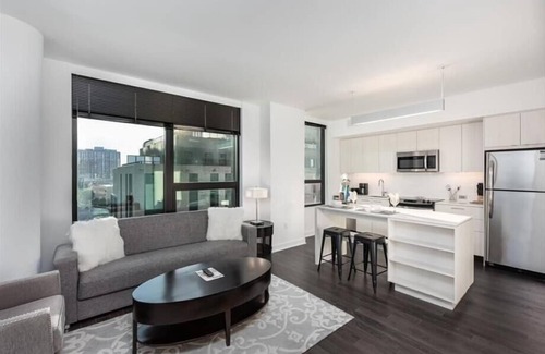 Reston Apartment | Grill, Sundeck &Terrace | Move-in Ready | nr Spring Hills