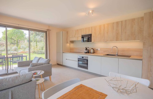 Sainte-Maxime - Saint-Tropez Apartment | Grimaud - Beautiful Apartment with his private wilde Garden