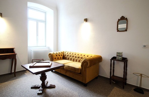 Rottenbauer Apartment | Grimm's Schlossapartments - Brave little tailor