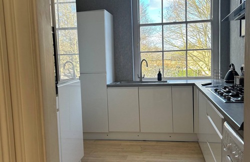 Grimsby Apartment | Grimsby Central Luxury 2 Beds, Sleeps 5 Flat 3