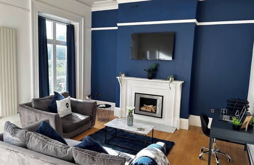 Grimsby Apartment | Grimsby Central Luxury 2 Beds, Sleeps 5 Flat 3