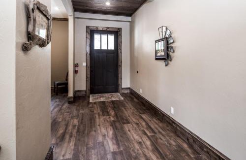 Ruidoso House | Grindstone Lake Lodge