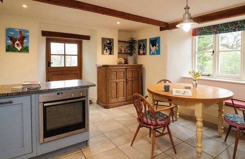 Moreleigh Cottage | GRIPSTONE FARMHOUSE, pet friendly, with open fire in Dartmouth