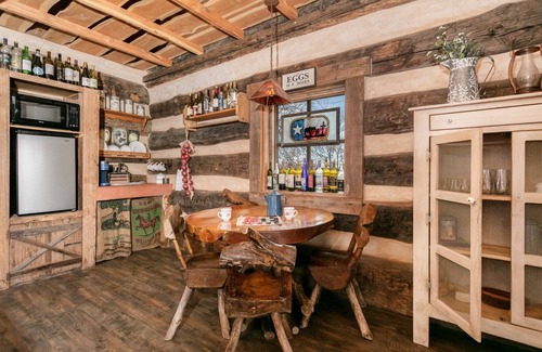 Fredericksburg Cabin | Grist Mill Log Cabin | King Bed | Cozy and Quaint