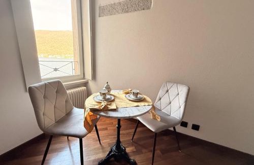 Morcote Apartment | Gritti Palace Morcote - Waterfront studio with panoramic lake views - Fiordaliso