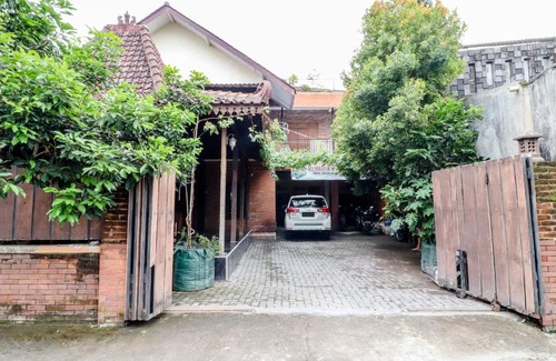Sleman House | Griya Batik D'santoso