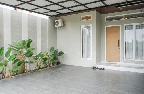 Ngaglik House | Griya Mahoni Palagan Homestay Jogja