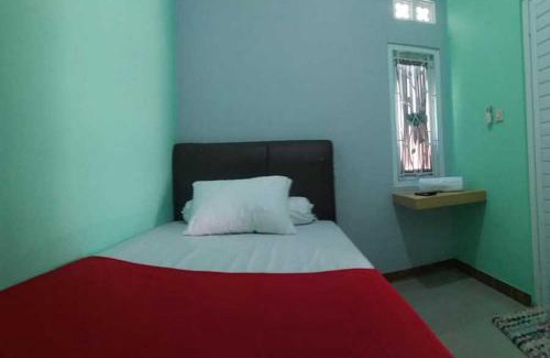 Sedayu Hotel | Griya Zukarnaen Syariah near Universitas Mercubuana Yogyakarta RedPartner