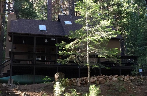 Long Barn Cabin | Grizzly Bear Lodge - just fully remodeled!