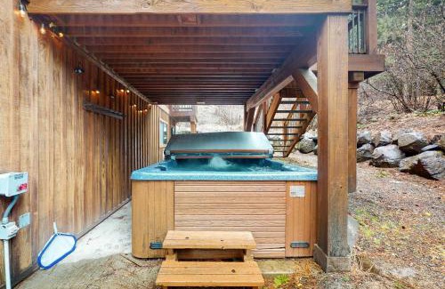 Roslyn Ridge House | Grizzly Grove