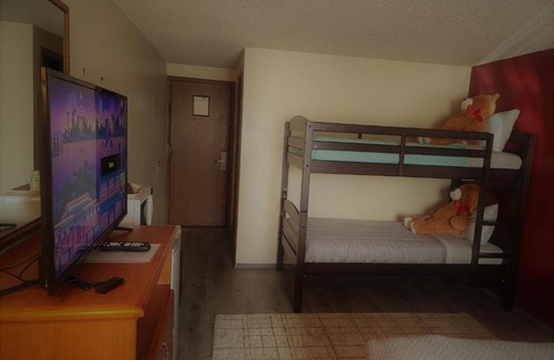 Evanston Hotel | Grizzly Inn