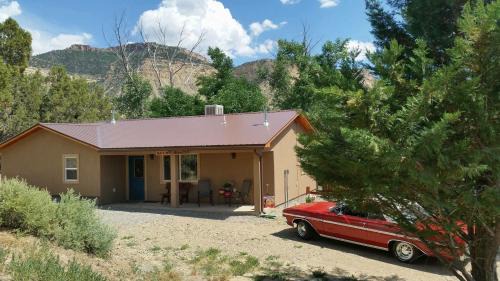 Cortez House | Grizzly Roadhouse Bed and Breakfast
