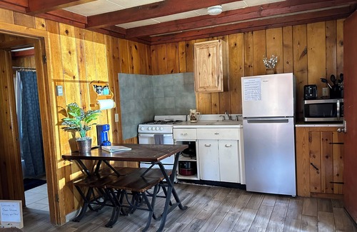 Cloudcroft Cabin | Grizzly’s Getaway in the Mountains! 45 minutes to white sands., Dogs Welcome