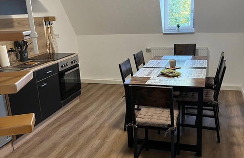 Crimmitschau Apartment | Große, Kürzlich Sanierte 4-zimmer Ferienwohnung/Monteurwohnung