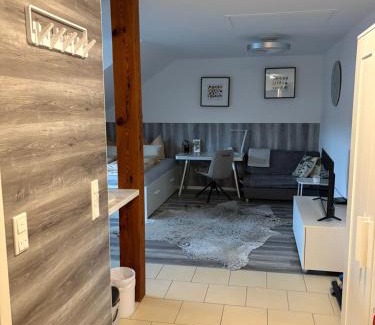 Fuerth Apartment | Große moderne Ferienwohnung mit Klimaanlage, Parkplatz inklusive TOP !