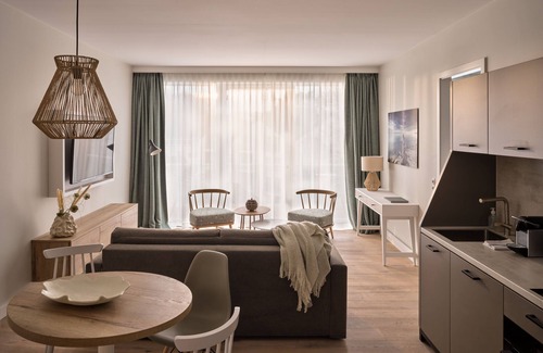 Seebad Ahlbeck Apartment | Großes 2 Raum Apartment mit Seitlichem Meerblick - the Breeze
