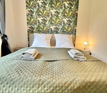 Haarenesch Bed & Breakfast | Großes City-Ferienhaus mit Terrasse, Grill und Parkplatz F19