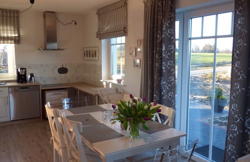 Loose House | Großzügiges Schwedendoppelhaus Ideal für Familientreffen, im EG Barrierefrei