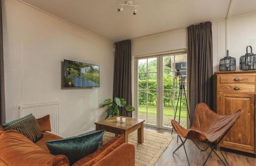 Zuna Ski Chalet | Groepsaccommodatie [2x Reggehooiberg 5p met grote achtertuin]