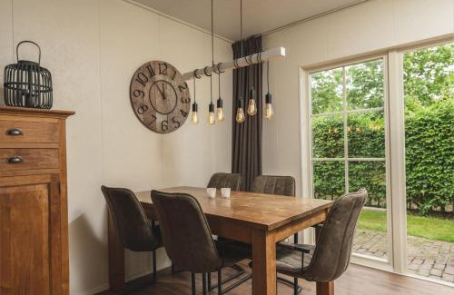 Zuna Ski Chalet | Groepsaccommodatie [2x Reggehooiberg 5p met grote achtertuin]