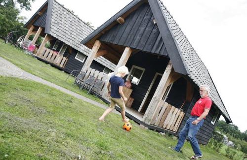 Voorthuizen House | Groepsverblijf (18p) – 3 Houtlodges bij elkaar op Vakantiepark De Boshoek