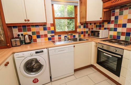 Duns Cottage | GROOM'S COTTAGE, pet friendly, with a garden in Chirnside