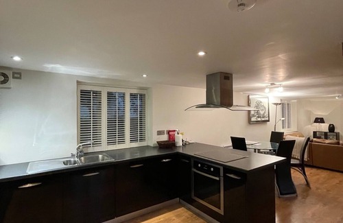 Denton House | Grooms Cottage - Countryside Cottage near one of the top restaurants in Kent!