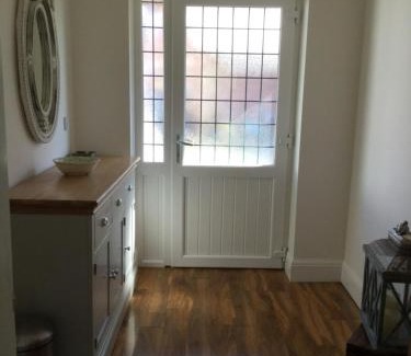 Thornton-Cleveleys House | Grooms cottage