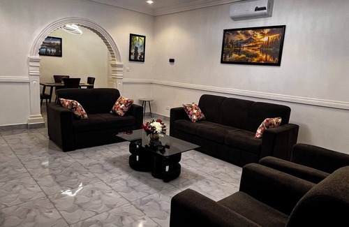 Accra House | Groove Haven Lodge with Solar. Kasoa Ghana