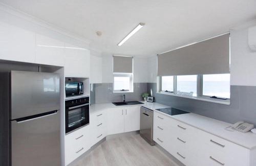 Surfers Paradise Apartment | Grosvenor Beachfront Apartments Surfers Paradise