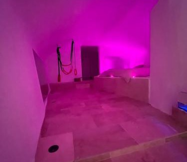 Pierrefeu-du-Var Apartment | Grotte love
