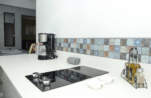 Mata Redonda Apartment | Grotto at 28, City Views and Wonderland Vibes!