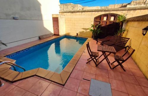 Gharb Bed & Breakfast | Grotto's Paradise B&B