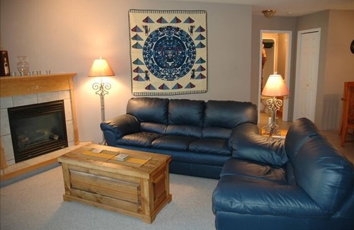 Okanagan-Similkameen Condo | Ground floor Luxury Condo on Skaha Lake with POOL (Penticton)