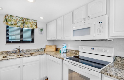 Destin Condo | 🌴Ground Fl~Massage Therapy~Beachside In/Out Pools~SplashPad~2BR SunDestin 101