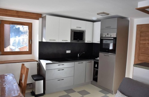 Pralognan-la-Vanoise Apartment | Ground floor, terrace, parking, tv, 32m², Pralognan-la-Vanoise