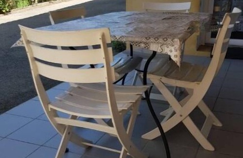 Carnoux-en-Provence Apartment | Ground floor apartment