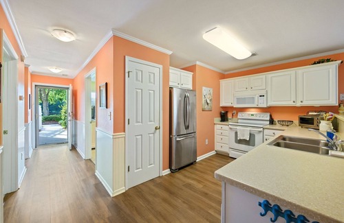 Pawleys Island Condo | Ground-floor 3-bedroom condo with stunning golf course views.